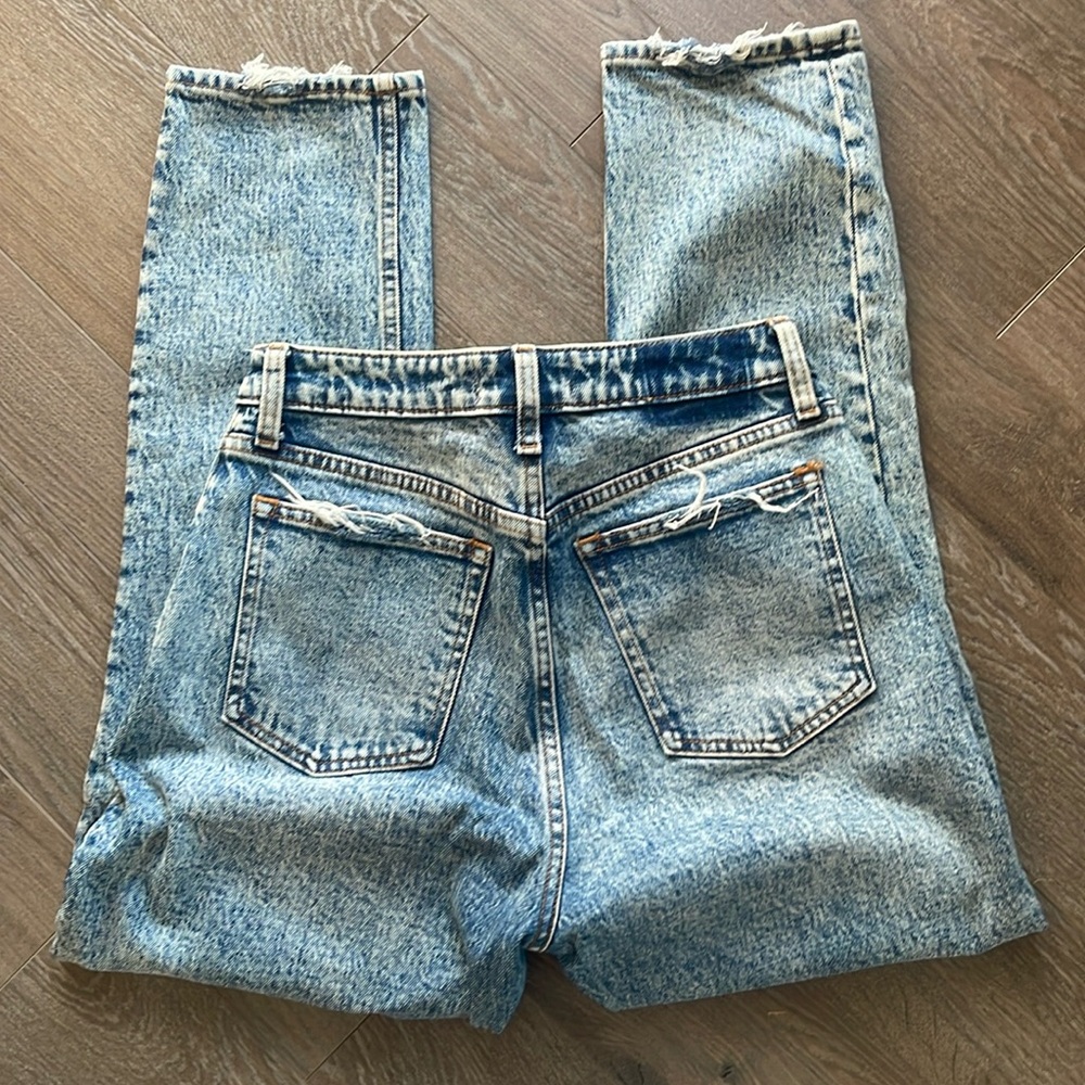 Abercrombie and Fitch The Mom High Rise Curve Size 27